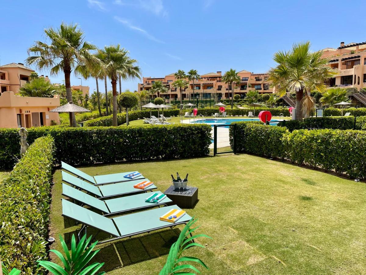 Casares Beach Golf Apartment With Private Garden Direct Pool Access Exterior photo